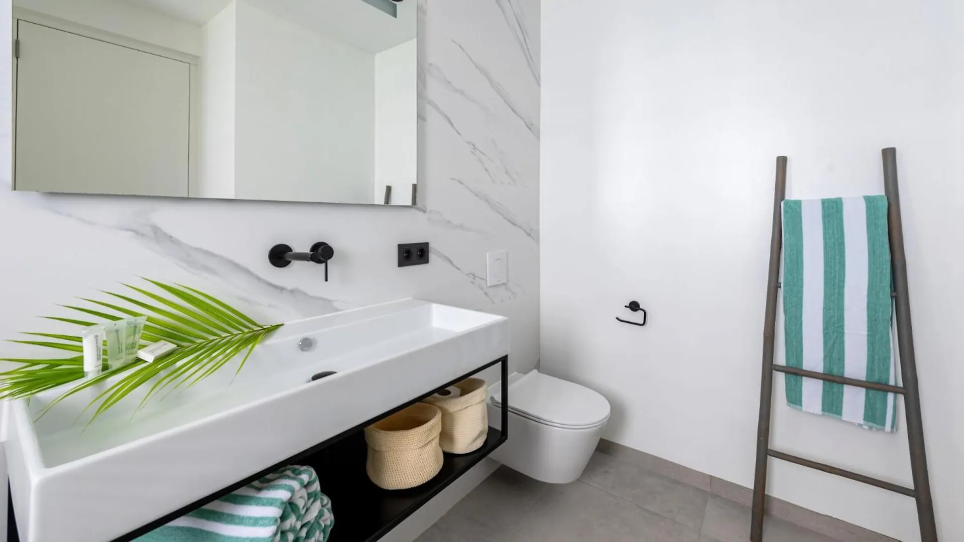 Starfish - Brand New Apartment With Pool Close To The Beach Jan Thiel